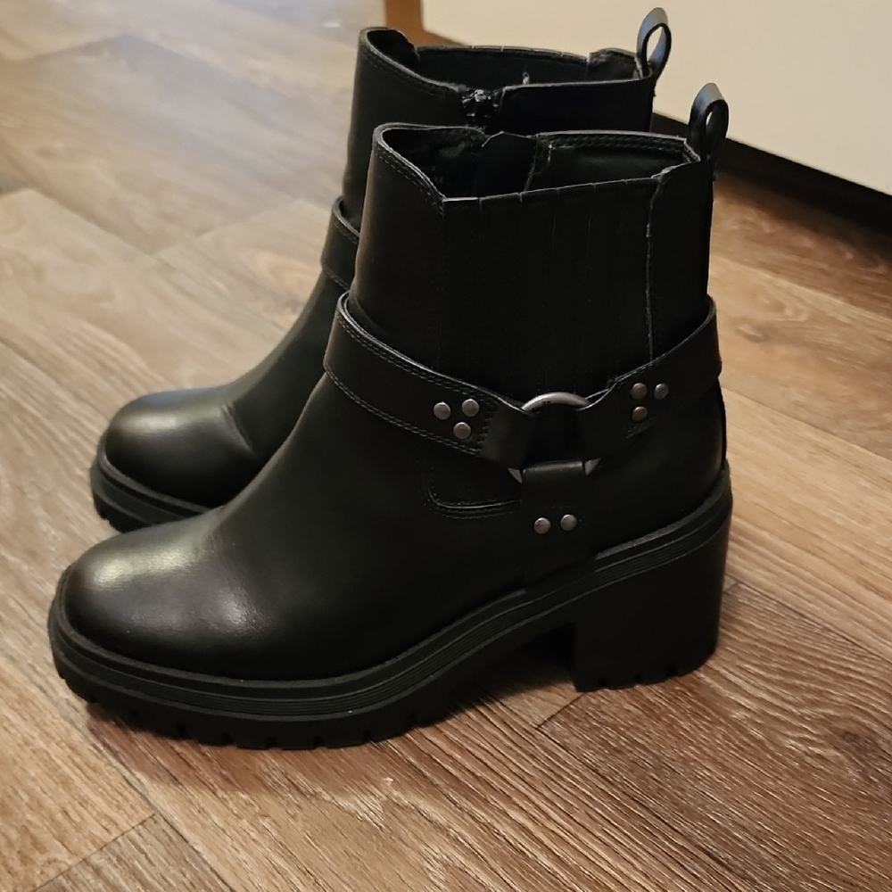 Black Ankle Boots - Picture 2 of 5